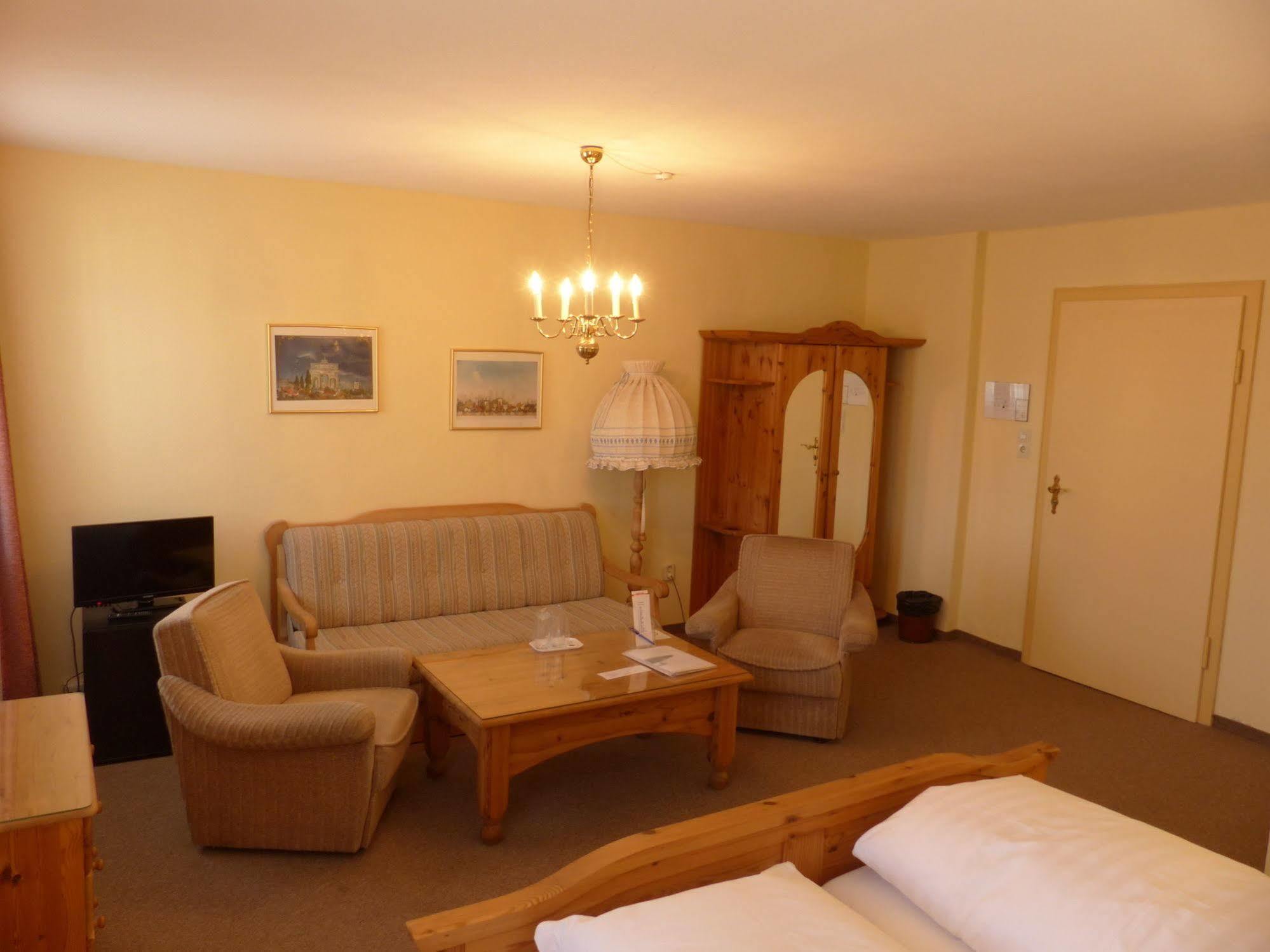 Hotel Simon Gauting Eksteriør billede