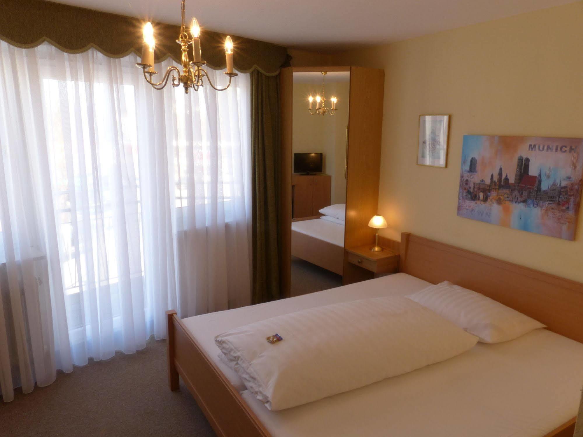 Hotel Simon Gauting Eksteriør billede